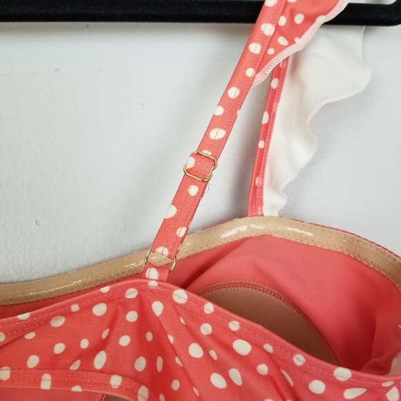Summersalt | The Ruffle Oasis Coral Dot Swim Set - Picture 6 of 15